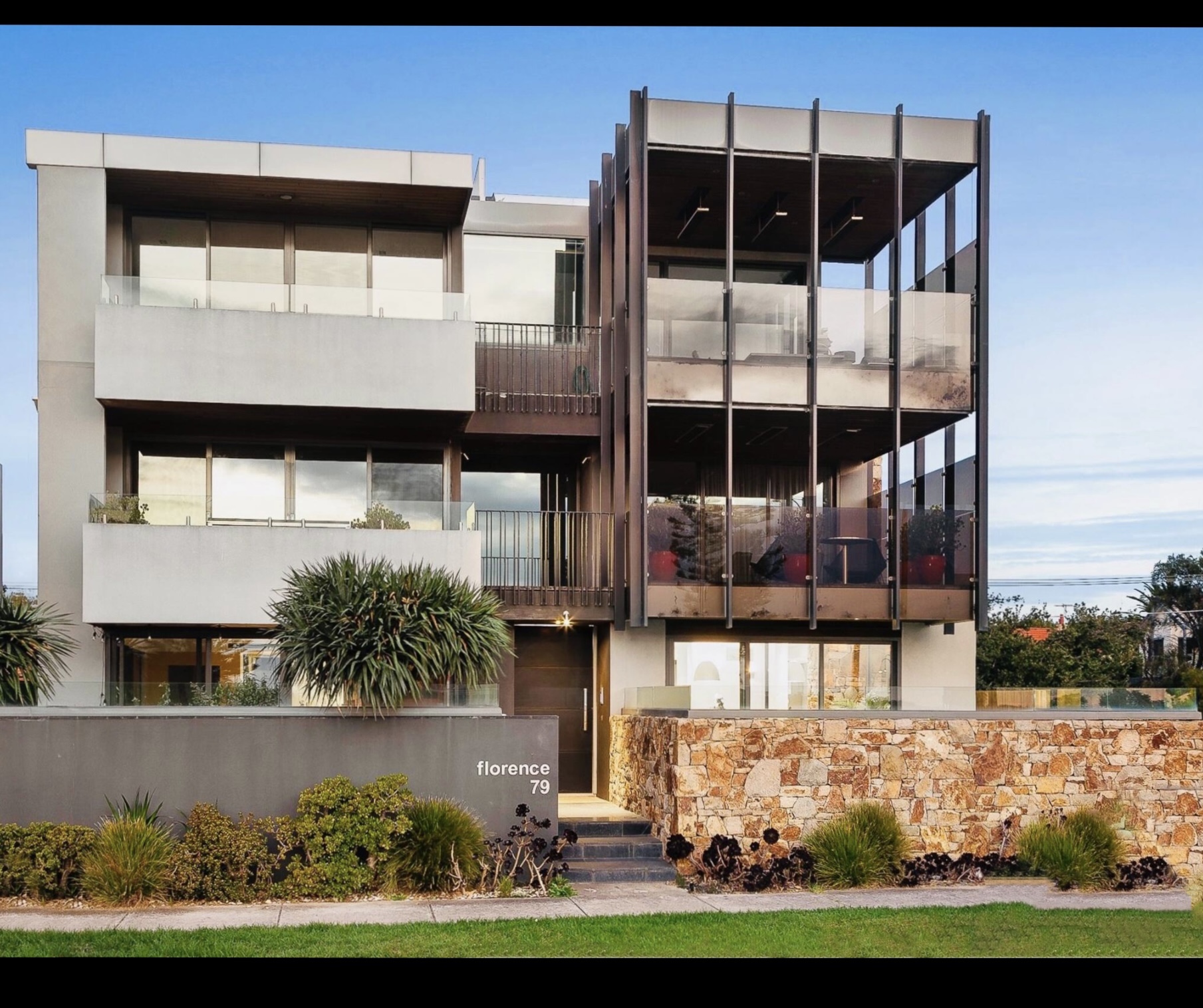 Beachfront Luxury Sunset Views Stroll to St Kilda 5