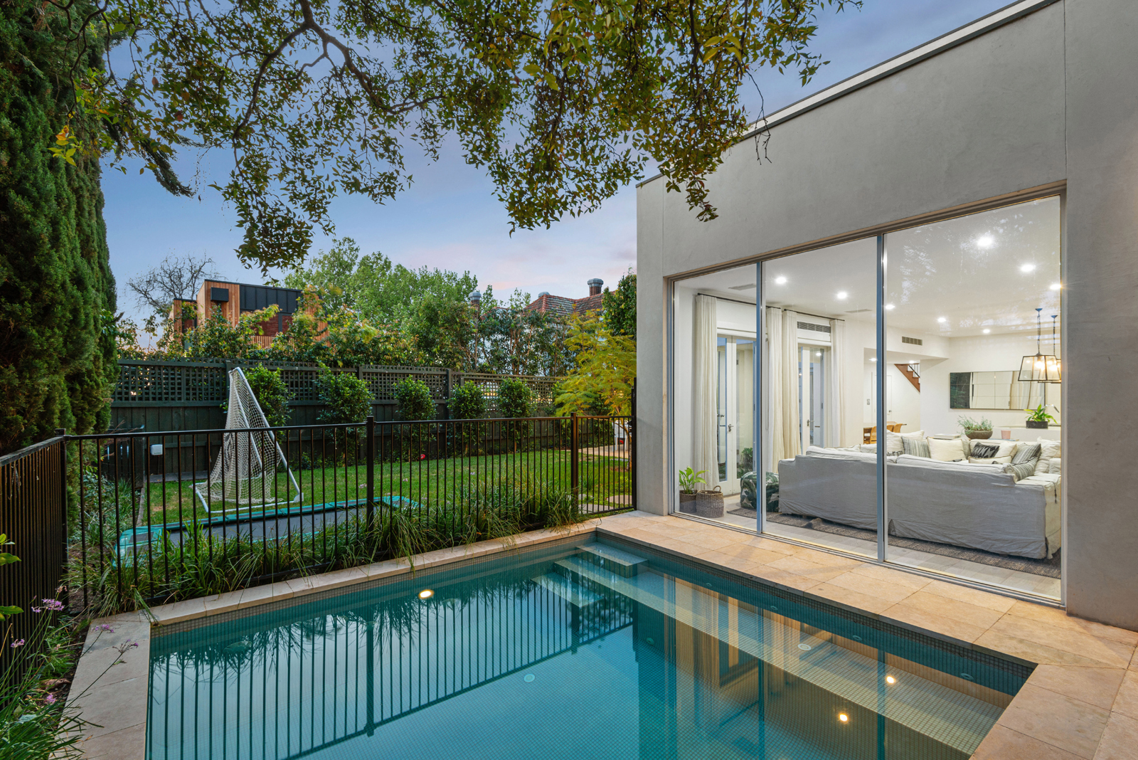 Bright family home with pool 5