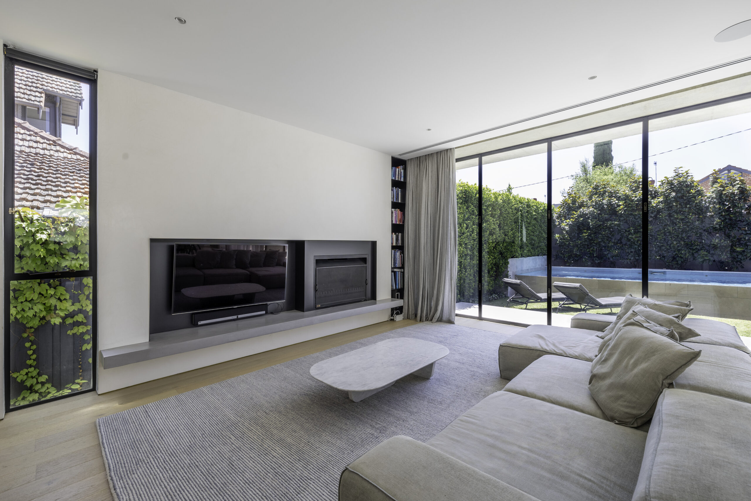 Impeccable contemporary family living – 4 Bedroom home with north facing pool 5
