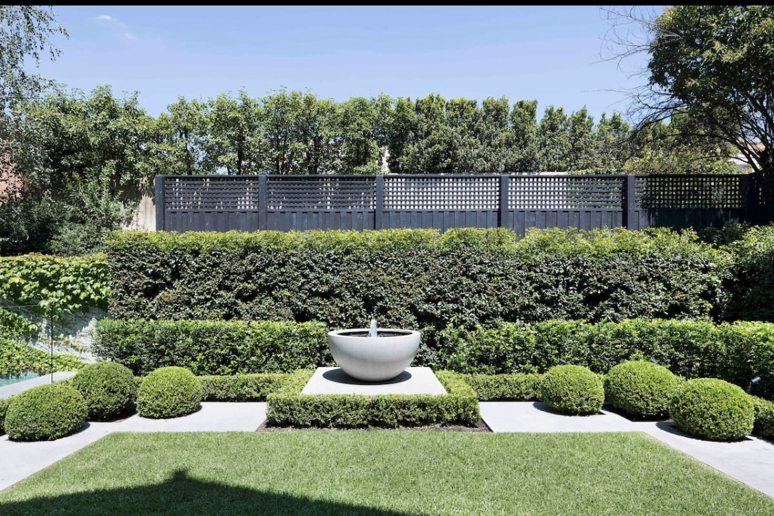Luxury Family Home with Designer Garden and Pool 4