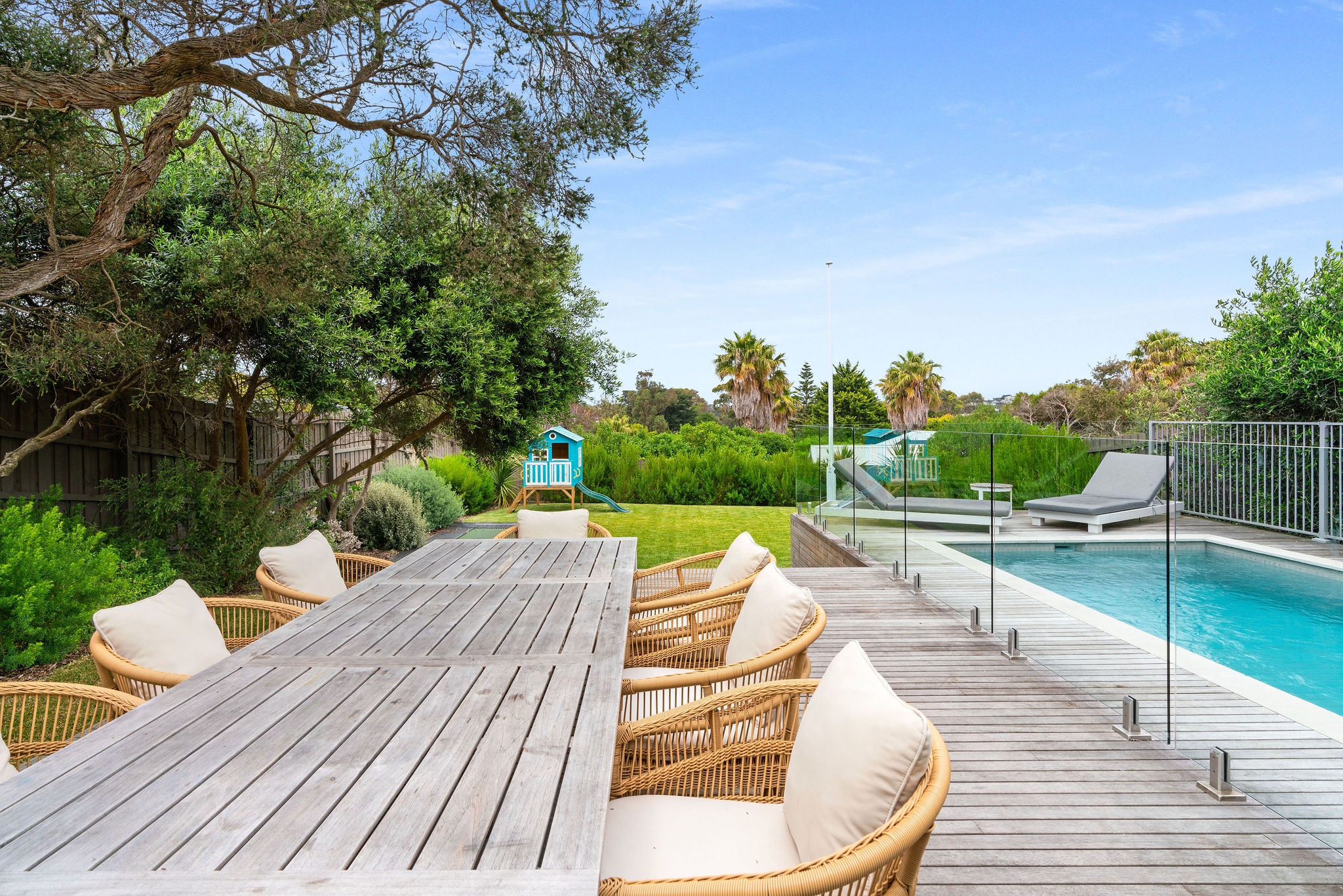 Quintessential Portsea beach house, walk to beach and village (sleeps 8) 4