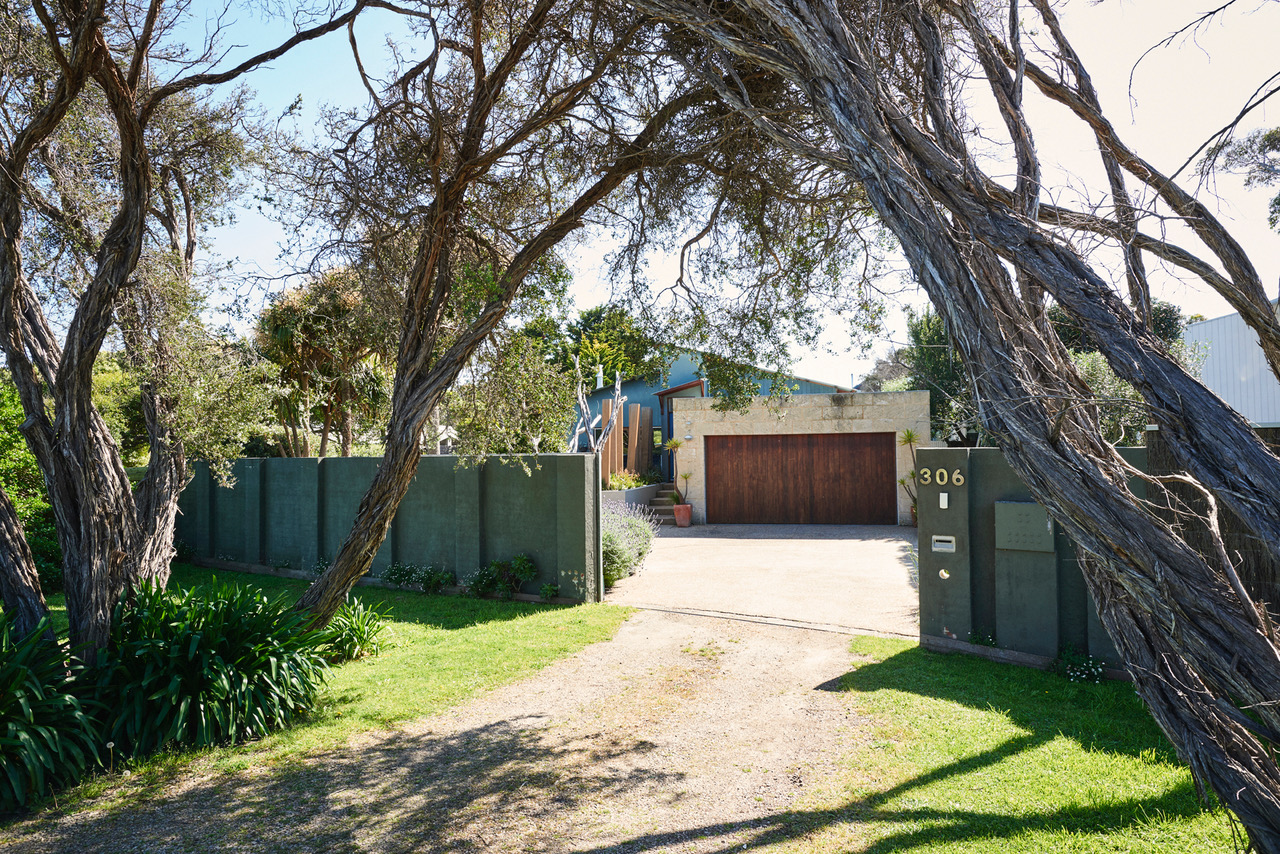‘Spa house’ between the ocean and the bay