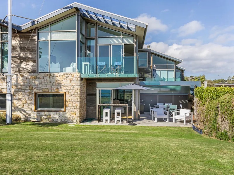 WATERS EDGE ABSOLUTE BEACHFRONT 4